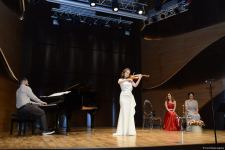 Поэтическое свидание в Баку и разговоры о любви (ФОТО)