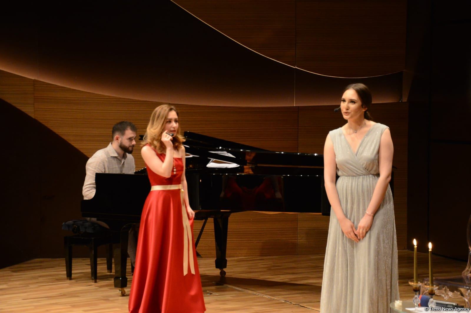 Поэтическое свидание в Баку и разговоры о любви (ФОТО)
