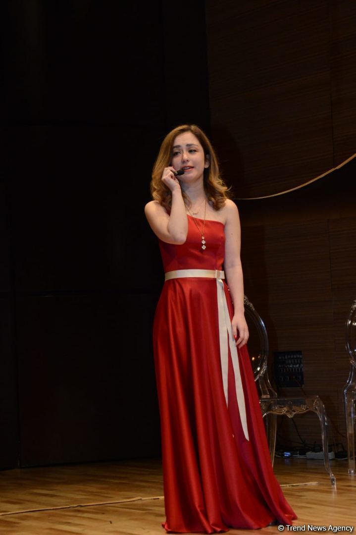 Поэтическое свидание в Баку и разговоры о любви (ФОТО)