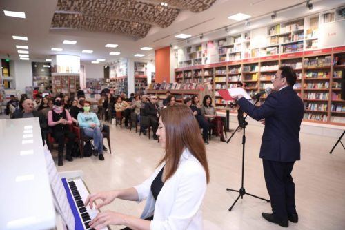 Голос эпохи, совесть поколения… Вдохновленные творчеством в Баку (ФОТО)
