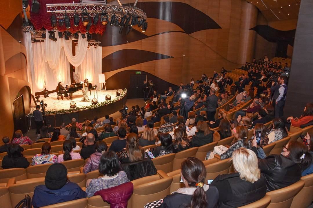 Безупречность звучания... В Международном центре мугама состоялся концерт "Музыкальная палитра"  (ФОТО)