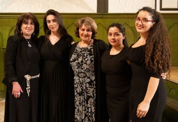 Вечер фортепианной музыки в Баку с прекрасными женщинами (ФОТО/ВИДЕО)