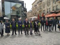 В Баку стартовал проект Təmiz heykəl: представлен маршрут Хуршидбану Натаван - Мирза Фатали Ахундзаде (ФОТО/ВИДЕО)