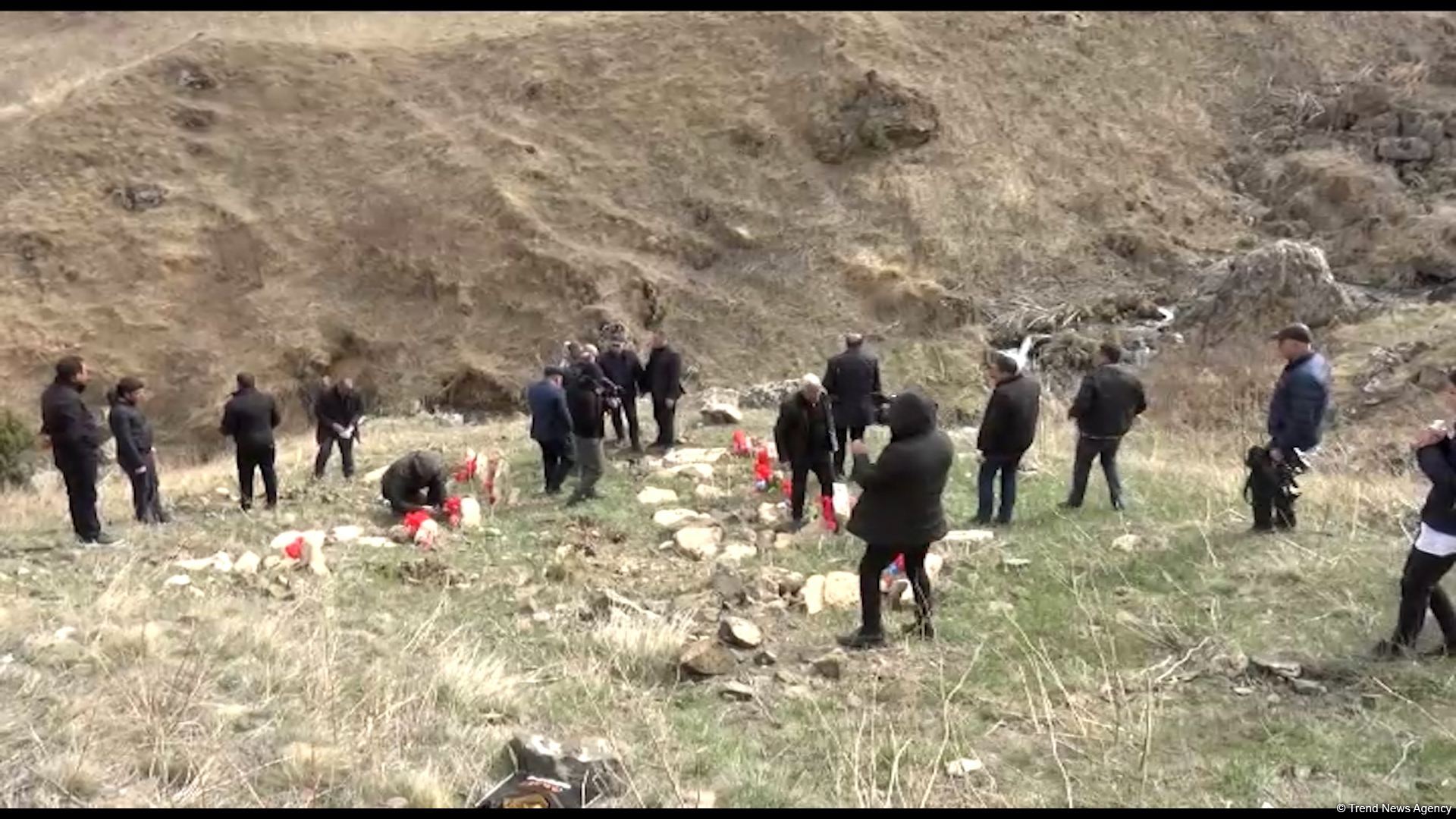 Армяне расстреляли в пещере беззащитных людей - свидетели резни в Башлыбеле (репортаж Trend TV)
