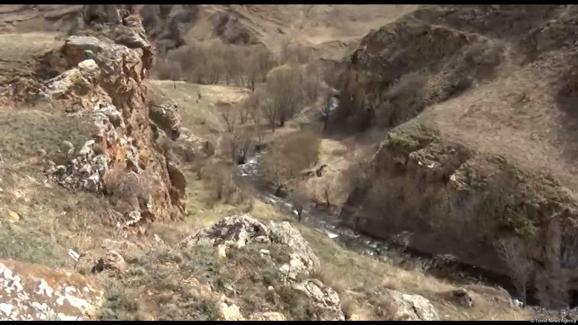 Армяне расстреляли в пещере беззащитных людей - свидетели резни в Башлыбеле (репортаж Trend TV)