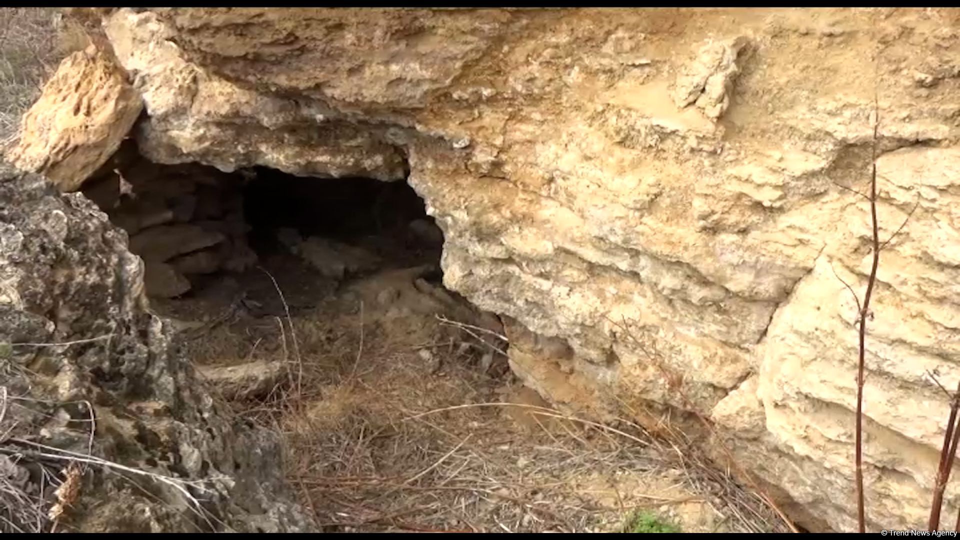Армяне расстреляли в пещере беззащитных людей - свидетели резни в Башлыбеле (репортаж Trend TV)