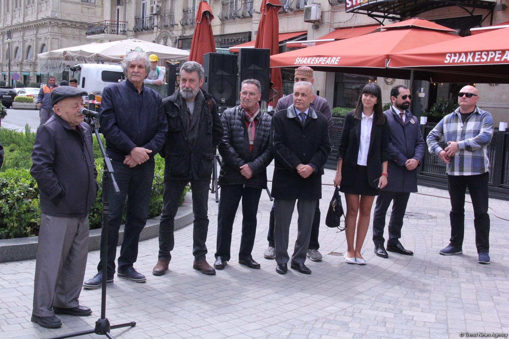 В Баку стартовал проект Təmiz heykəl: представлен маршрут Хуршидбану Натаван - Мирза Фатали Ахундзаде (ФОТО/ВИДЕО)