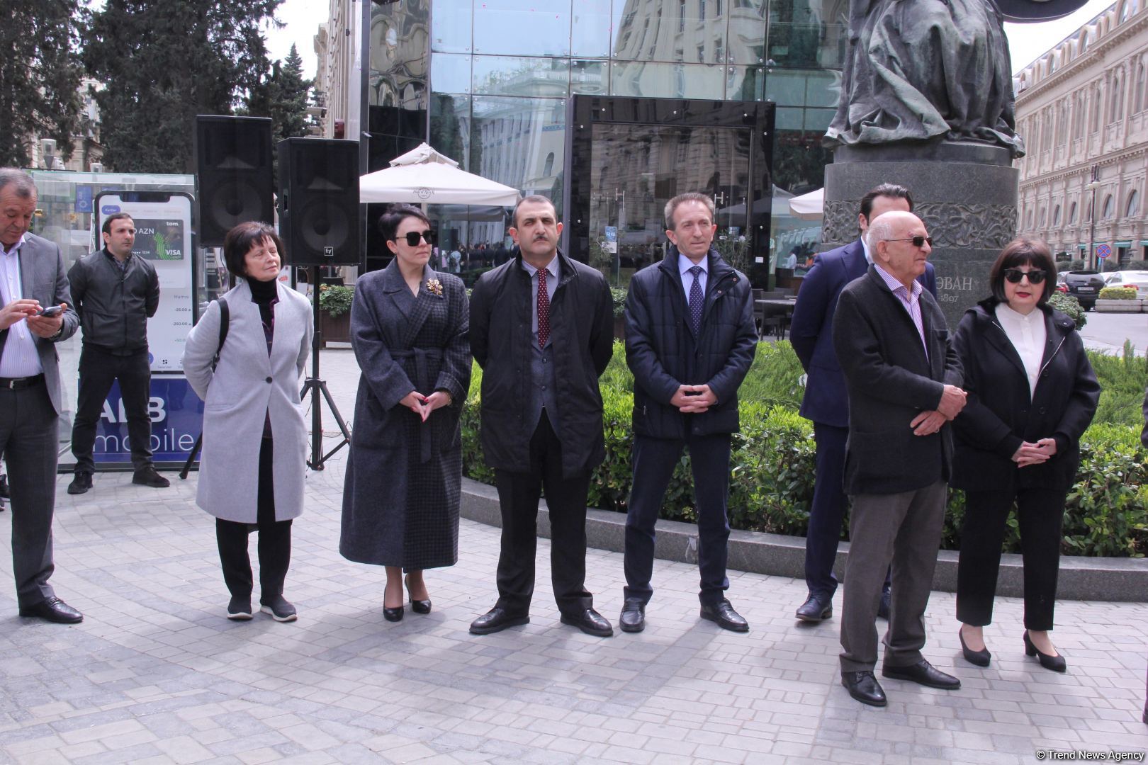 В Баку стартовал проект Təmiz heykəl: представлен маршрут Хуршидбану Натаван - Мирза Фатали Ахундзаде (ФОТО/ВИДЕО)