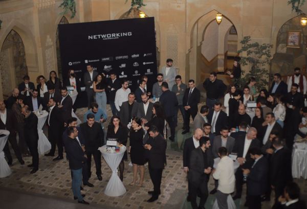 В бизнес-клубе Networking Azerbaijan прошла интеллектуальная игра "Гамбит" (ФОТО)