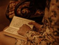 Женщина вне времени и пространства – вечерний Баку  (ФОТО)