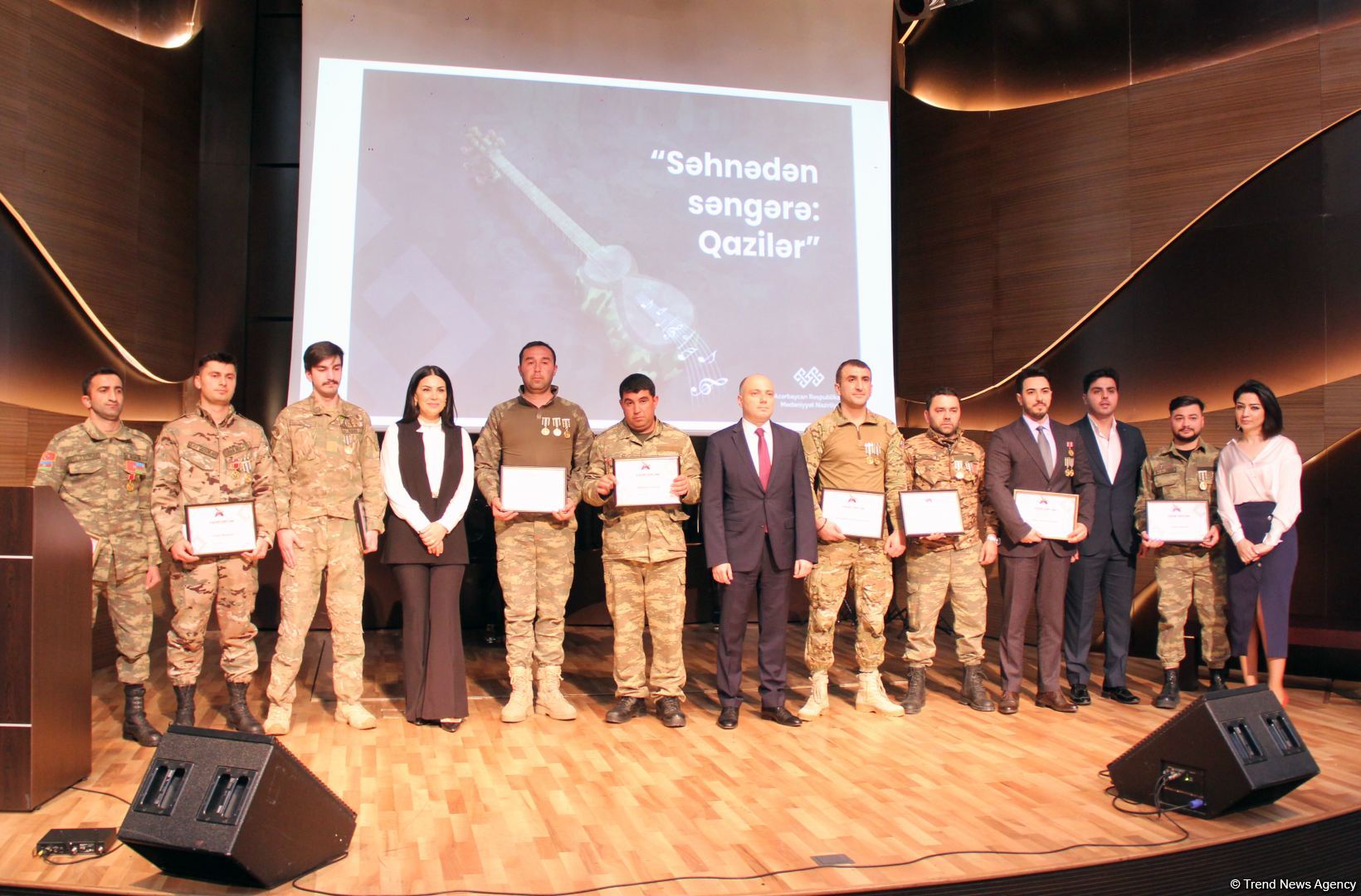 Министр Анар Керимов встретился с деятелями культуры – героями Карабахской войны (ФОТО)