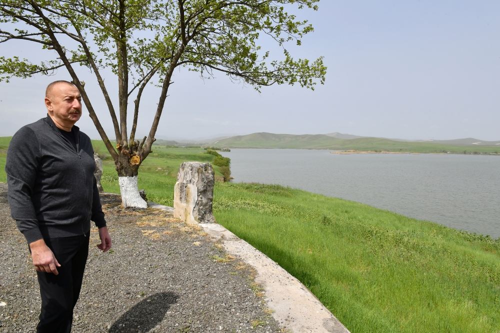 Президент Ильхам Алиев ознакомился с предстоящими ремонтно-восстановительными работами на водохранилищах Кёнделенчай (ФОТО/ВИДЕО)