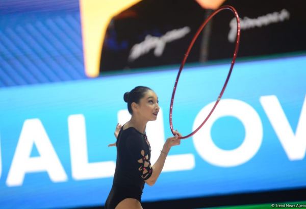 Кубок мира в Баку - Арзу Джалилова и Зохра Агамирова представили упражнения с обручем (ФОТО)