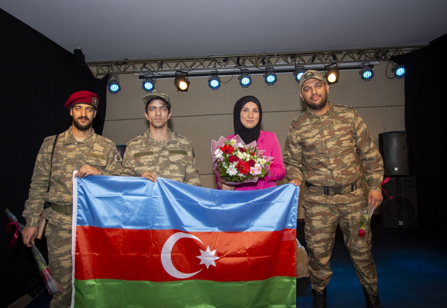 Беззвучный мир… В Баку представлен спектакль для особенных людей  (ФОТО)