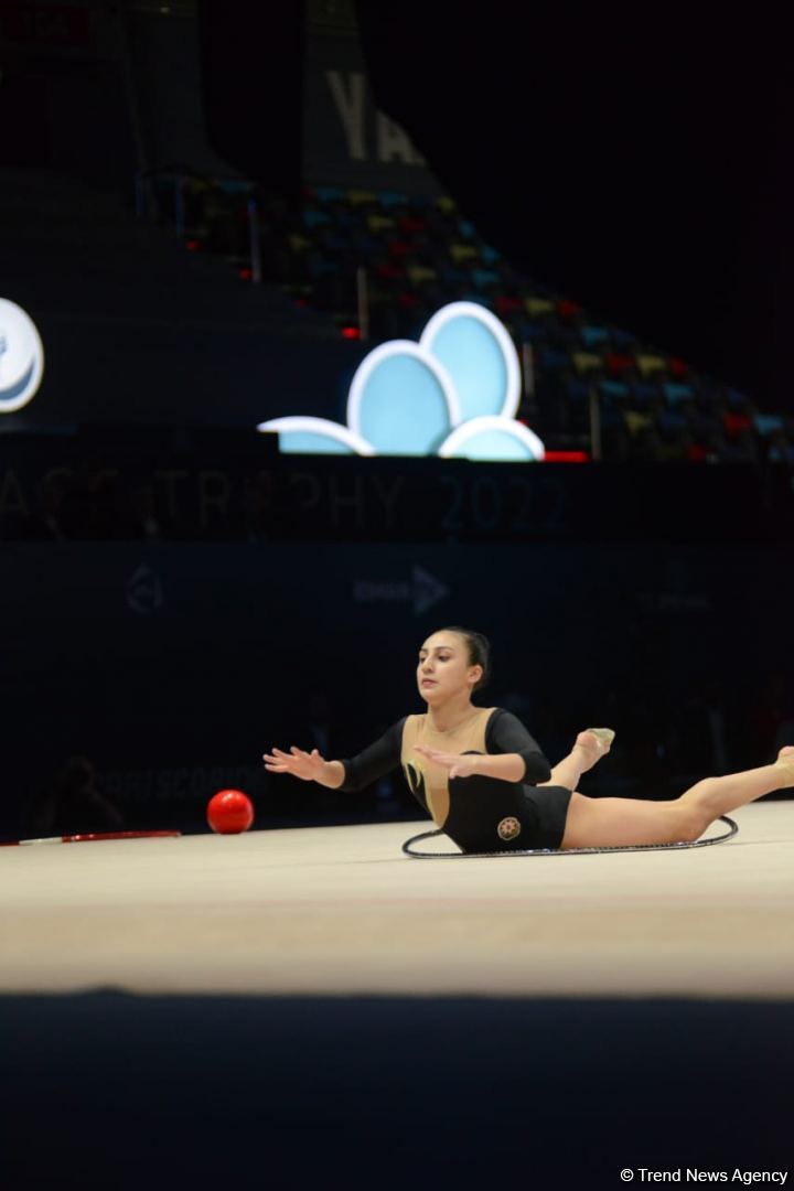 Кубок мира в Баку - Арзу Джалилова и Зохра Агамирова представили упражнения с обручем (ФОТО)