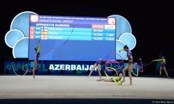 Команда Азербайджана на Кубке мира в Баку занимает первое промежуточное место в упражнении с тремя лентами и двумя мячами (ФОТО)