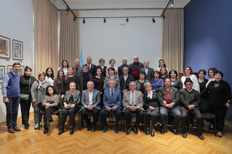 Я могу прямо сейчас закрыть глаза и умереть. Но меня на этой земле держите вы с мамой… Памяти Гасана Аблуча (ФОТО)