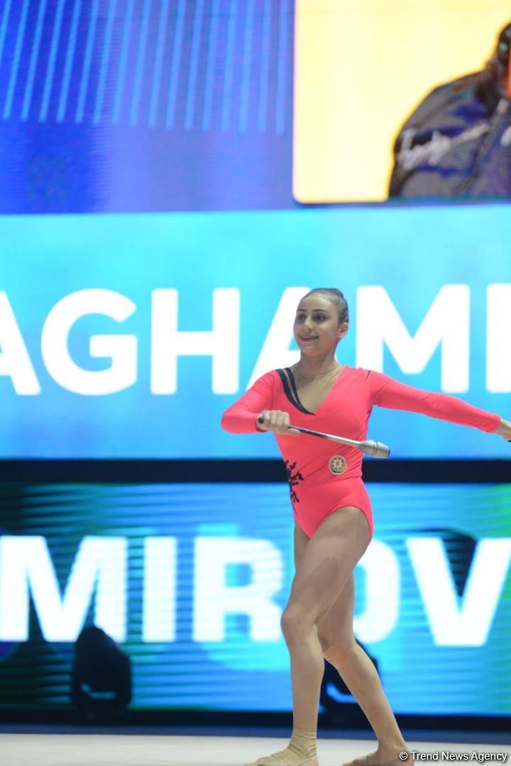 Арзу Джалилова и Зохра Агамирова представили программу с булавами на Кубке мира FIG в Баку (ФОТО)