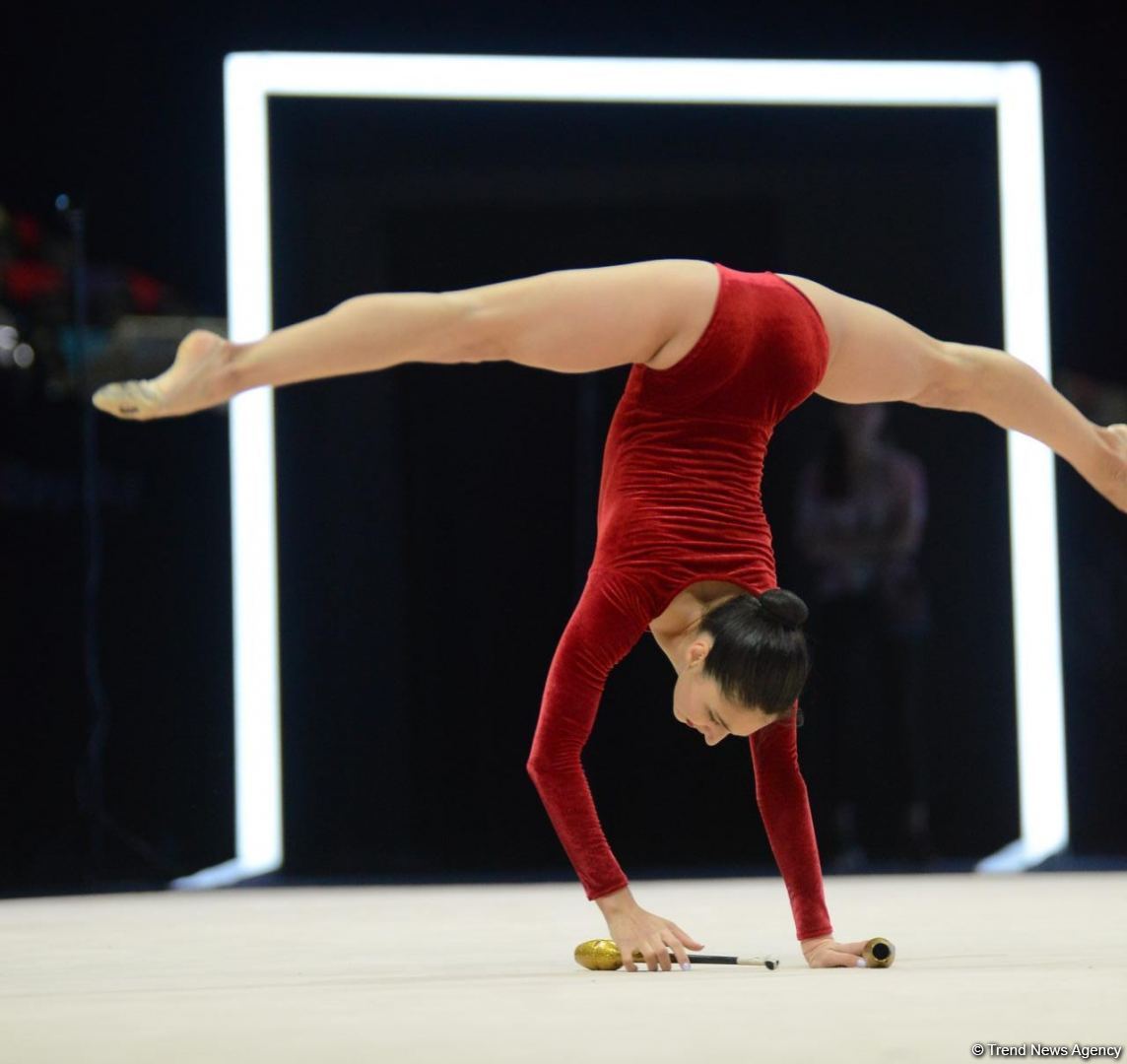 Арзу Джалилова и Зохра Агамирова представили программу с булавами на Кубке мира FIG в Баку (ФОТО)