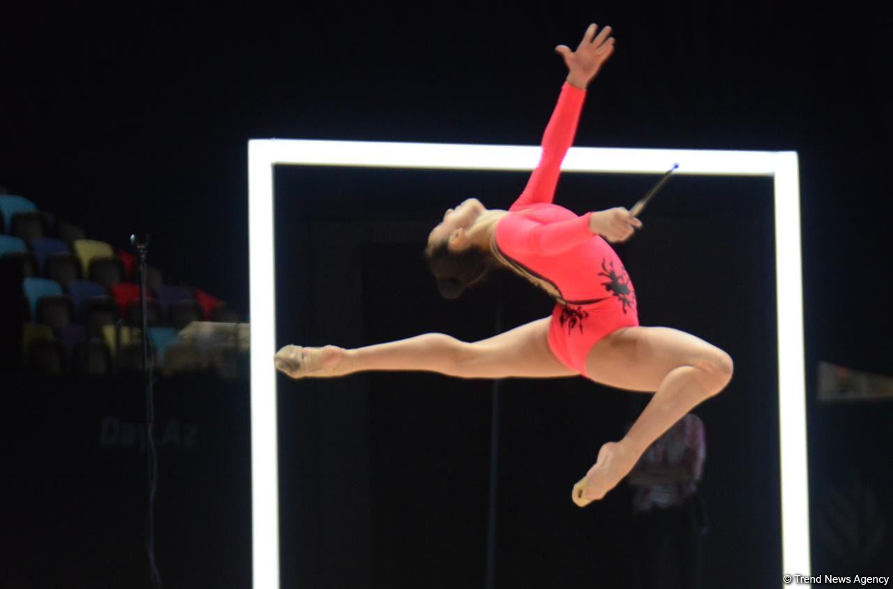 Артистизм и пластичность – лучшие моменты второго дня соревнований Кубка мира FIG по художественной гимнастике в Баку (ФОТО)