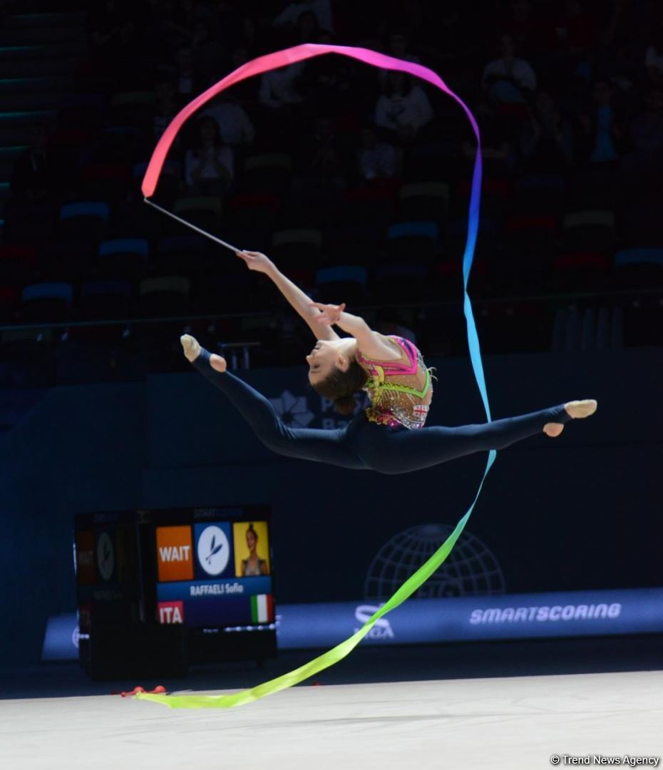 Артистизм и пластичность – лучшие моменты второго дня соревнований Кубка мира FIG по художественной гимнастике в Баку (ФОТО)