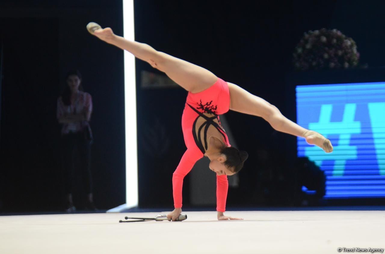 Артистизм и пластичность – лучшие моменты второго дня соревнований Кубка мира FIG по художественной гимнастике в Баку (ФОТО)