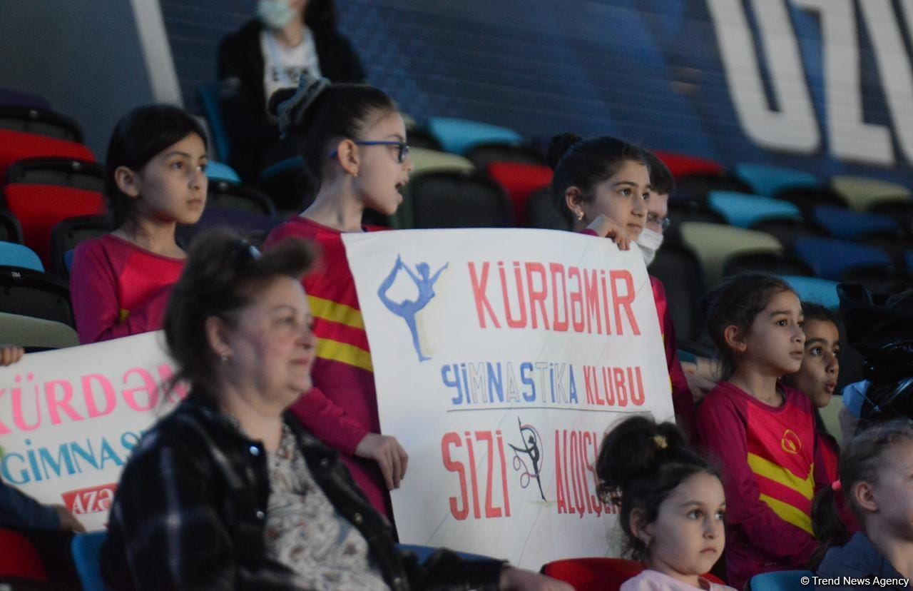 Яркость и красота – зрители в восторге от выступления участниц Кубка мира по художественной гимнастике в Баку (ФОТО)