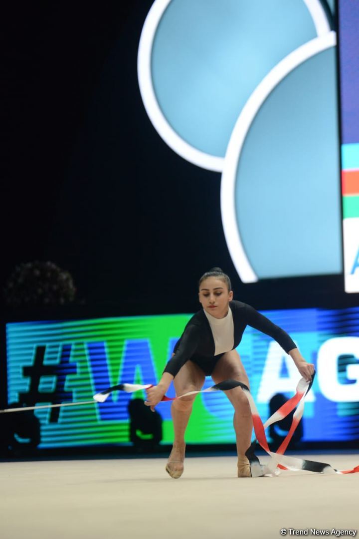 Кубок мира FIG в Баку: Стали известны результаты Арзу Джалиловой  и Зохры Агамировой за упражнения с лентой (ФОТО)
