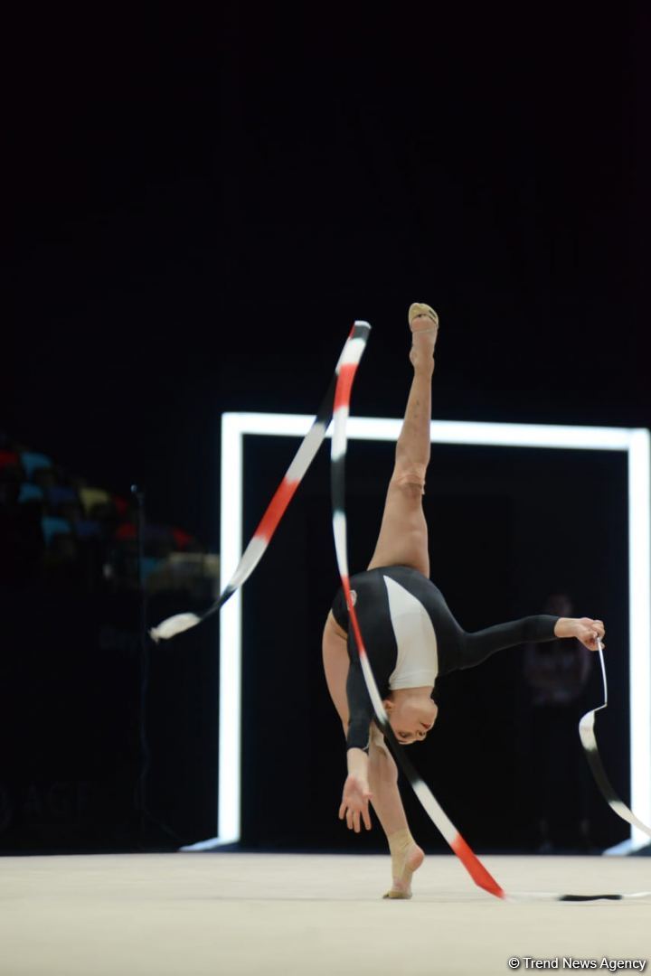 Кубок мира FIG в Баку: Стали известны результаты Арзу Джалиловой  и Зохры Агамировой за упражнения с лентой (ФОТО)