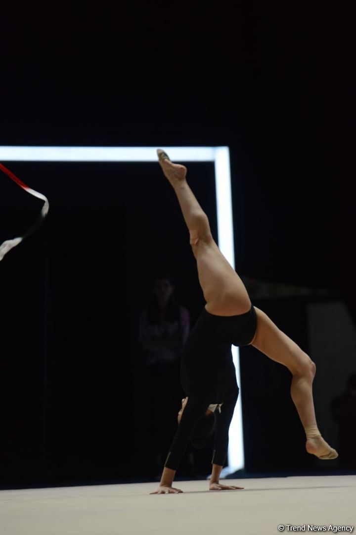 Кубок мира FIG в Баку: Стали известны результаты Арзу Джалиловой  и Зохры Агамировой за упражнения с лентой (ФОТО)
