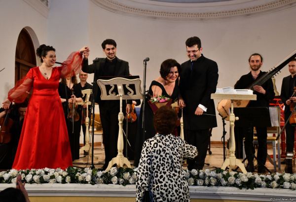 Жемчужины неправильной формы - Баку вернулся в XVI–XVIII века  (ВИДЕО, ФОТО)