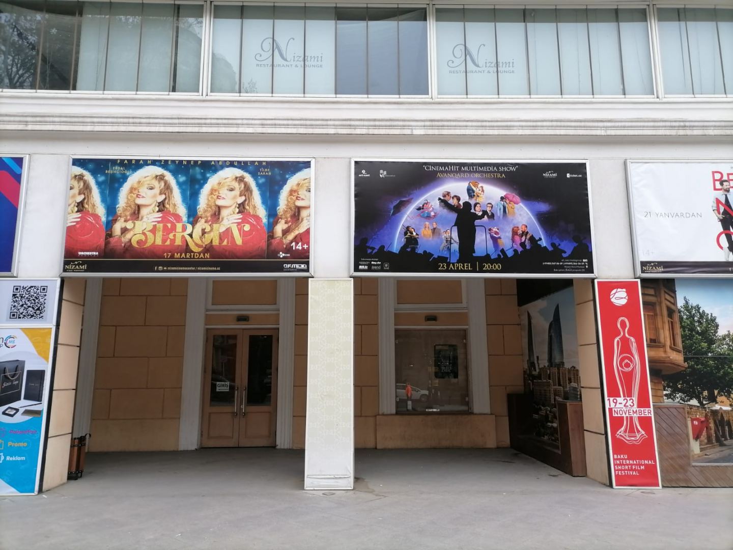 В Баку искусно оживлены герои известных фильмов и мультфильмов (ВИДЕО, ФОТО)