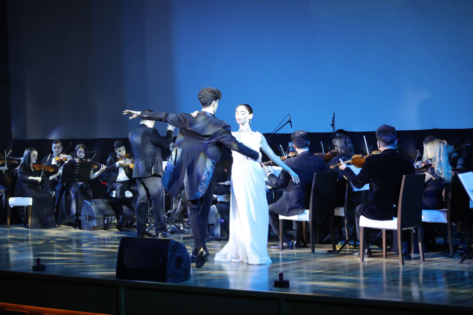 В Баку искусно оживлены герои известных фильмов и мультфильмов (ВИДЕО, ФОТО)