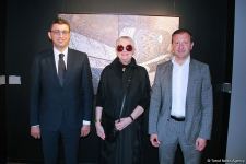 В Баку открылась оригинальная экспозиция Анны Ибрагимбековой "Зеркало незримого" – композиции в панно, диптихе и триптихе (ФОТО)