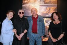 В Баку открылась оригинальная экспозиция Анны Ибрагимбековой "Зеркало незримого" – композиции в панно, диптихе и триптихе (ФОТО)