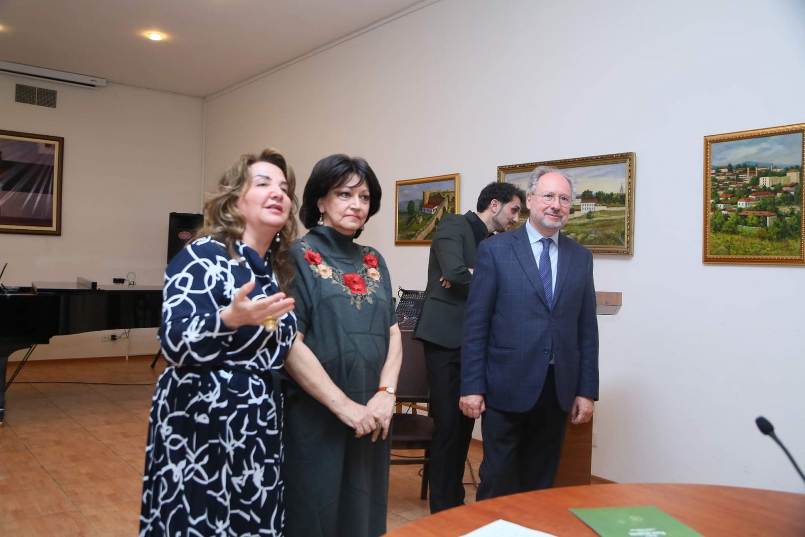 Всемирно известный итальянский музыкант провел мастер-класс в Баку (FOTO)