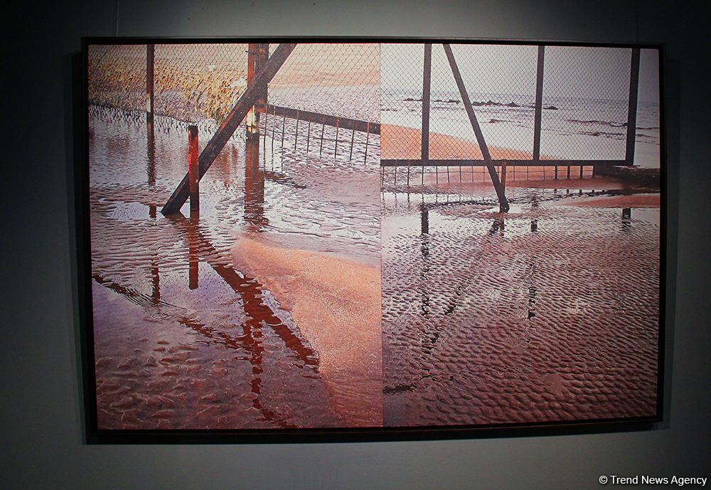 В Баку открылась оригинальная экспозиция Анны Ибрагимбековой "Зеркало незримого" – композиции в панно, диптихе и триптихе (ФОТО)