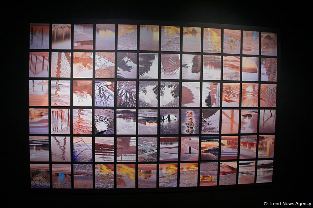 В Баку открылась оригинальная экспозиция Анны Ибрагимбековой "Зеркало незримого" – композиции в панно, диптихе и триптихе (ФОТО)
