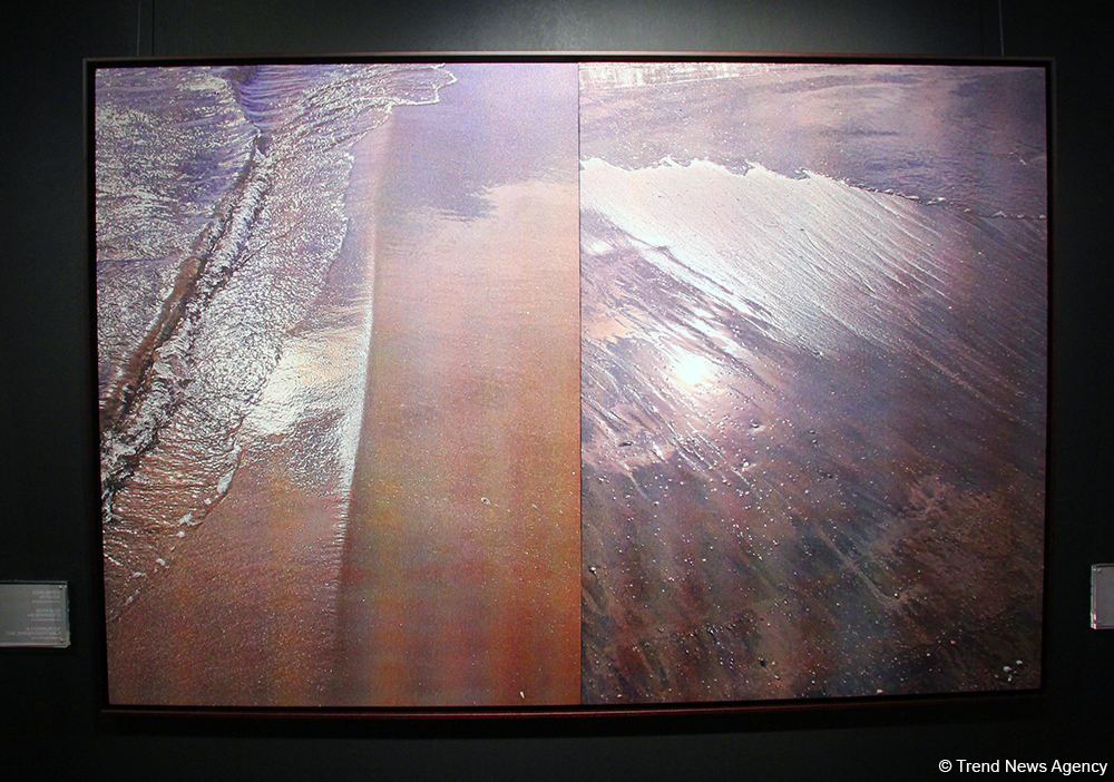 В Баку открылась оригинальная экспозиция Анны Ибрагимбековой "Зеркало незримого" – композиции в панно, диптихе и триптихе (ФОТО)