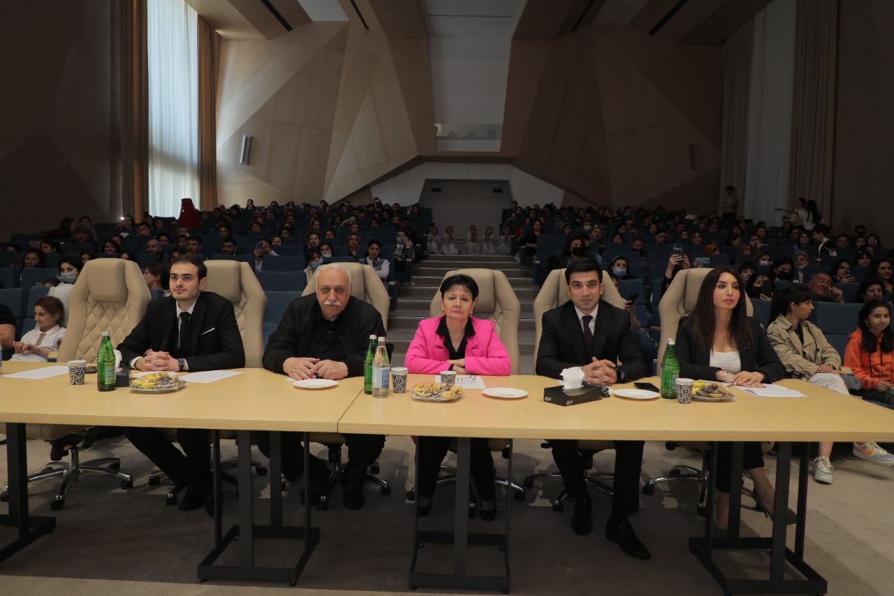 В Баку прошел фестиваль "Гармония сердец", посвященный Международному дню танца (ФОТО)