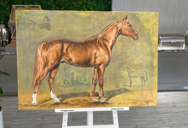 В городе Шуша открылась выставка латвийской художницы "Карабахские скакуны" (ФОТО)