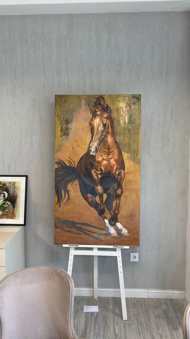 В городе Шуша открылась выставка латвийской художницы "Карабахские скакуны" (ФОТО)