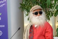 "В  Азербайджане живут прекрасные, гостеприимные люди, добрые душой" - известный йогин Садхгуру в рамках 100-дневного путешествия на мотоцикле приехал в Баку (ФОТО)