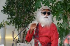 "В  Азербайджане живут прекрасные, гостеприимные люди, добрые душой" - известный йогин Садхгуру в рамках 100-дневного путешествия на мотоцикле приехал в Баку (ФОТО)