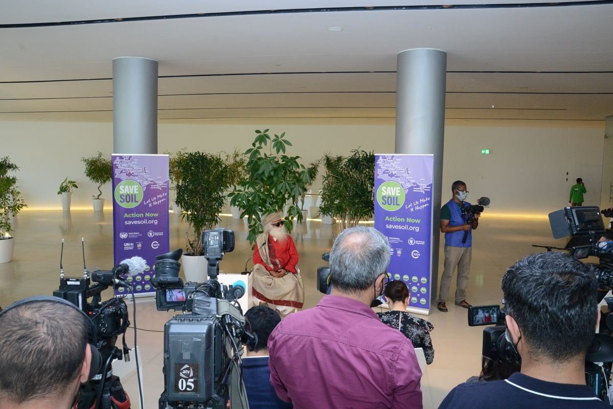 "В  Азербайджане живут прекрасные, гостеприимные люди, добрые душой" - известный йогин Садхгуру в рамках 100-дневного путешествия на мотоцикле приехал в Баку (ФОТО)