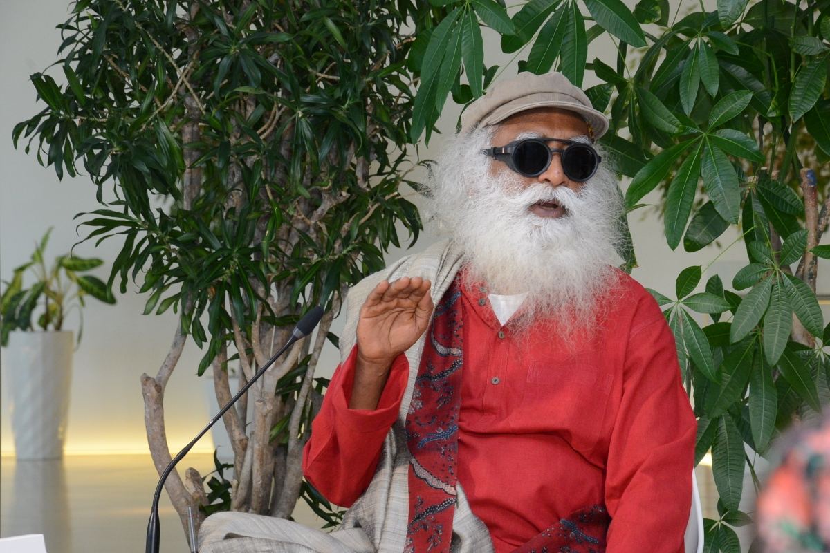 "В  Азербайджане живут прекрасные, гостеприимные люди, добрые душой" - известный йогин Садхгуру в рамках 100-дневного путешествия на мотоцикле приехал в Баку (ФОТО)