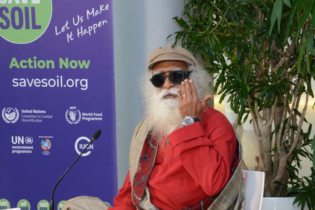 "В  Азербайджане живут прекрасные, гостеприимные люди, добрые душой" - известный йогин Садхгуру в рамках 100-дневного путешествия на мотоцикле приехал в Баку (ФОТО)