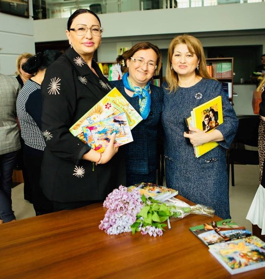 "Тройной удар" от Лалы Умуд (ФОТО)