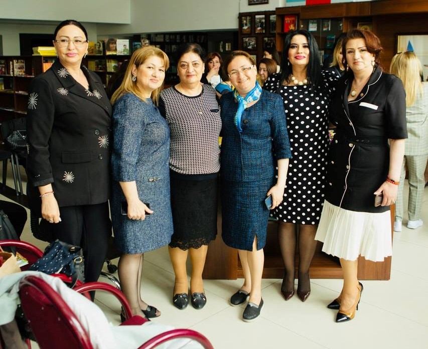 "Тройной удар" от Лалы Умуд (ФОТО)