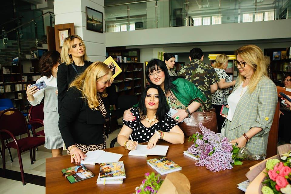 "Тройной удар" от Лалы Умуд (ФОТО)